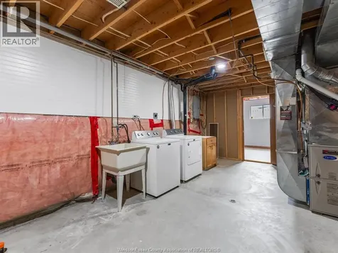 1553 Blairwood Crescent Windsor ON N8W 5M6
