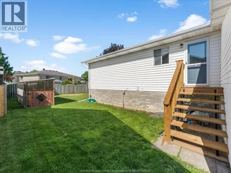 1553 Blairwood Crescent Windsor ON N8W 5M6