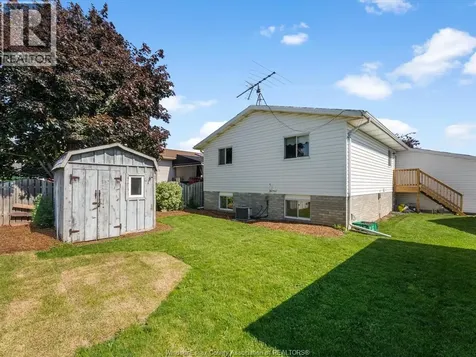 1553 Blairwood Crescent Windsor ON N8W 5M6