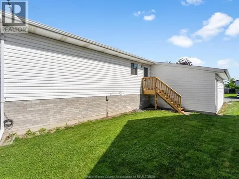 1553 Blairwood Crescent Windsor ON N8W 5M6