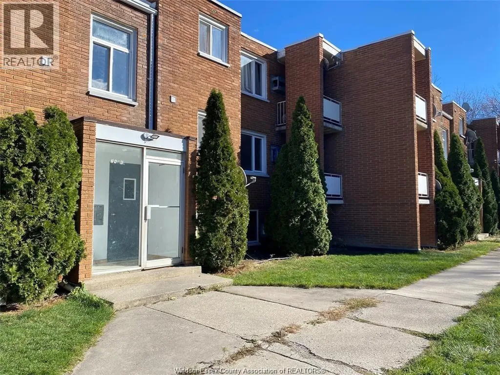2476 Rivard Avenue Windsor ON N8T 2H2