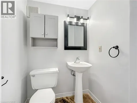 21 Fife Street West Caledonia ON N3W 1J1