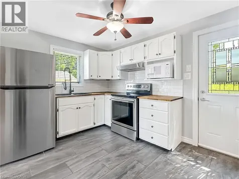 21 Fife Street West Caledonia ON N3W 1J1