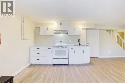 22 Blackhorne Crescent Kitchener ON N2E 1T1