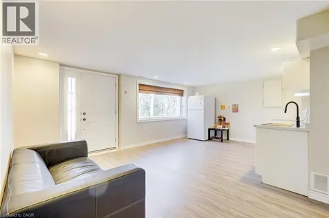 22 Blackhorne Crescent Kitchener ON N2E 1T1
