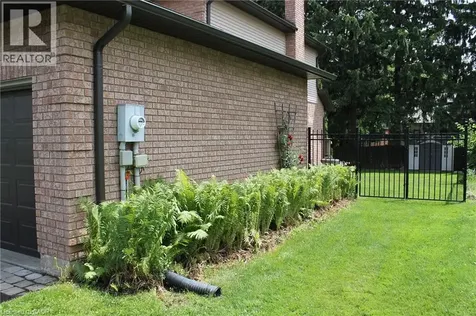 56 Carnegie Place Ancaster ON L9G 4T9
