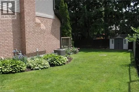 56 Carnegie Place Ancaster ON L9G 4T9