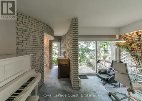 258 Bay Street Orillia ON L3V 3X1