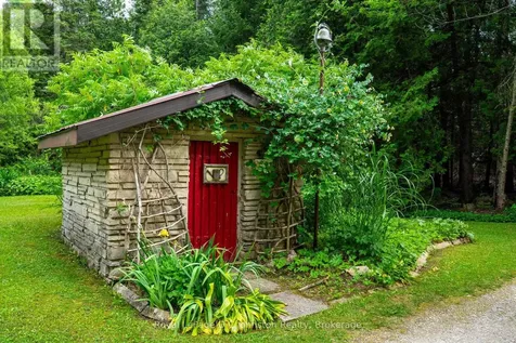 711 Bruce Rd 9 Road South Bruce Peninsula ON N0H 2T0