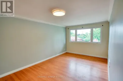 1430 Edgecliffe Avenue Ottawa ON K1Z 8G1