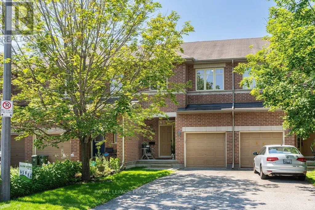 216 Badgeley Avenue Ottawa ON K2T 0A4