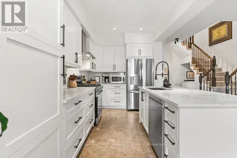 216 Badgeley Avenue Ottawa ON K2T 0A4