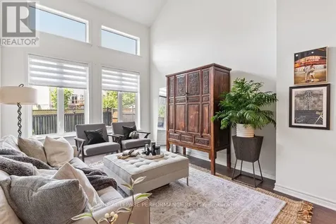 216 Badgeley Avenue Ottawa ON K2T 0A4