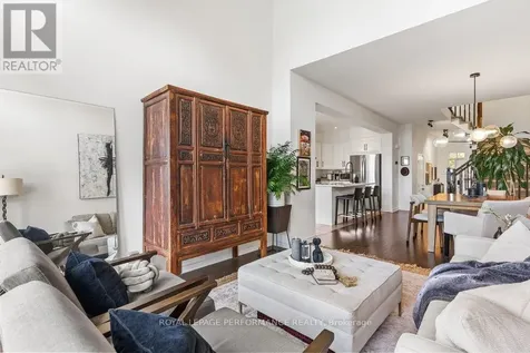 216 Badgeley Avenue Ottawa ON K2T 0A4