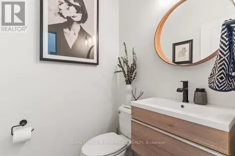 216 Badgeley Avenue Ottawa ON K2T 0A4