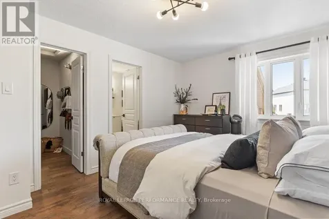 216 Badgeley Avenue Ottawa ON K2T 0A4