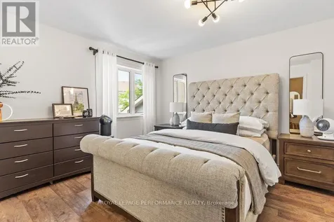 216 Badgeley Avenue Ottawa ON K2T 0A4