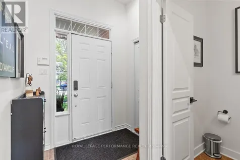 216 Badgeley Avenue Ottawa ON K2T 0A4