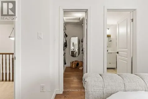 216 Badgeley Avenue Ottawa ON K2T 0A4