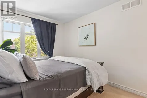 216 Badgeley Avenue Ottawa ON K2T 0A4