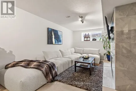 216 Badgeley Avenue Ottawa ON K2T 0A4