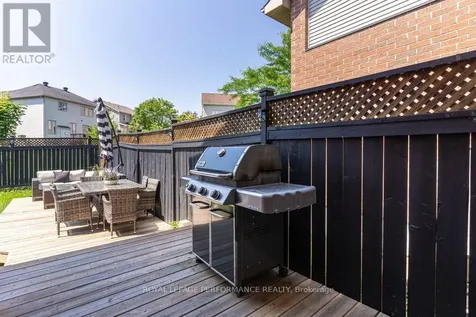 216 Badgeley Avenue Ottawa ON K2T 0A4