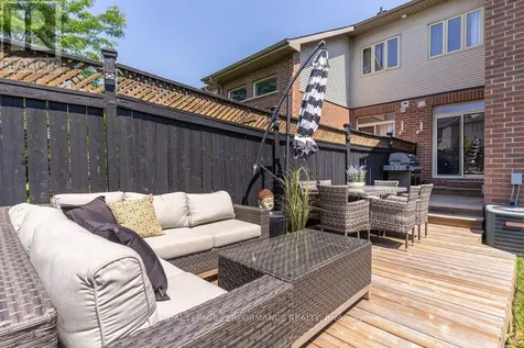 216 Badgeley Avenue Ottawa ON K2T 0A4