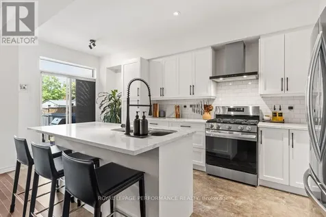 216 Badgeley Avenue Ottawa ON K2T 0A4