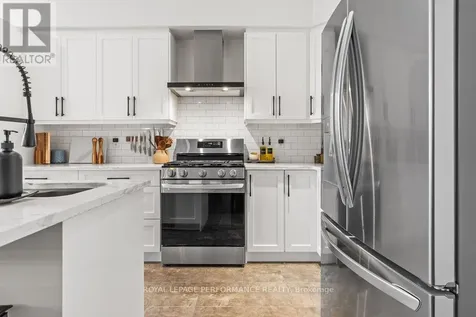 216 Badgeley Avenue Ottawa ON K2T 0A4