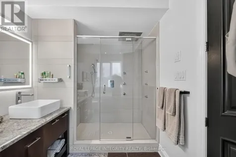 812 Petra Private Ottawa ON K2T 0G3