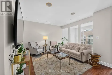 812 Petra Private Ottawa ON K2T 0G3