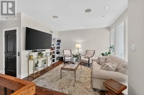812 Petra Private Ottawa ON K2T 0G3