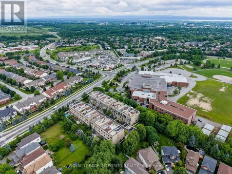 812 Petra Private Ottawa ON K2T 0G3