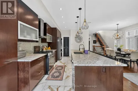 812 Petra Private Ottawa ON K2T 0G3