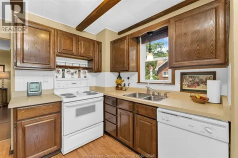 2342 Westcott Windsor ON N8W 4K7