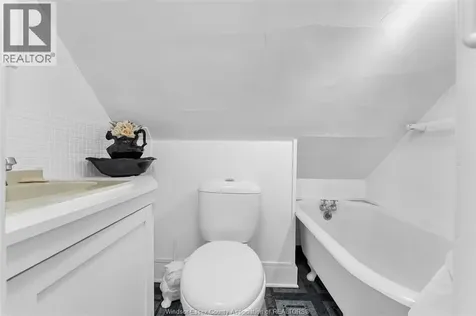 2342 Westcott Windsor ON N8W 4K7