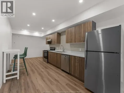 185 Randolph Place Windsor ON N9B 2T2