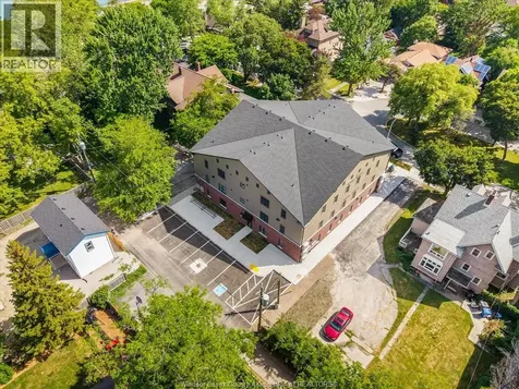 185 Randolph Place Windsor ON N9B 2T2
