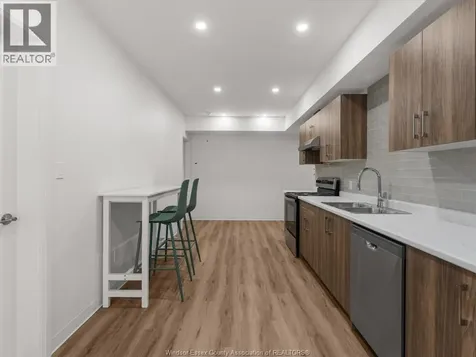 185 Randolph Place Windsor ON N9B 2T2