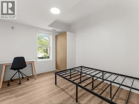 185 Randolph Place Windsor ON N9B 2T2