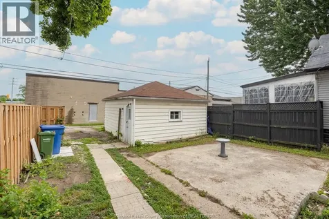 908 Oak Street Windsor ON N9A 5G2