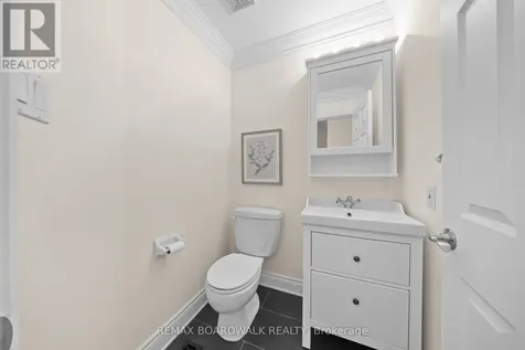 4 Harvey Street Ottawa ON K1S 5S4