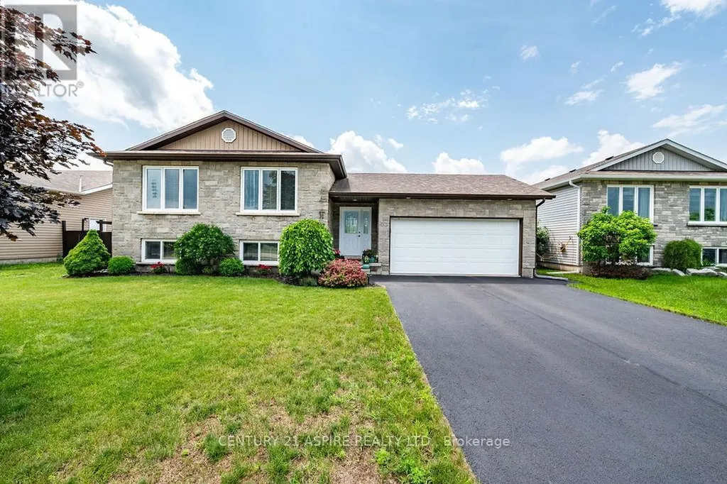 23 Boulder Creek Trail Petawawa ON K8H 0B2