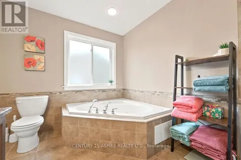 23 Boulder Creek Trail Petawawa ON K8H 0B2