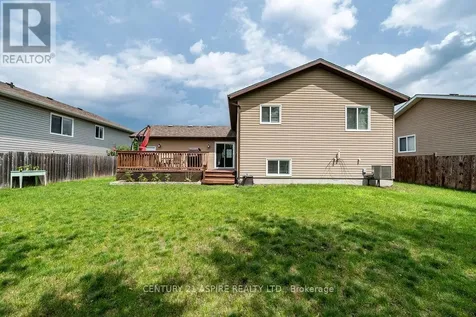 23 Boulder Creek Trail Petawawa ON K8H 0B2
