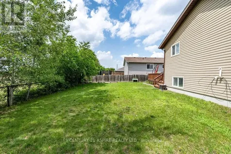 23 Boulder Creek Trail Petawawa ON K8H 0B2