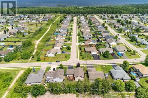 23 Boulder Creek Trail Petawawa ON K8H 0B2