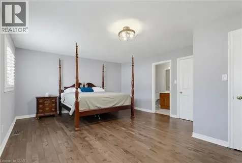 2092 English Crescent Burlington ON L7L 7B3