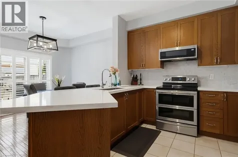 2092 English Crescent Burlington ON L7L 7B3