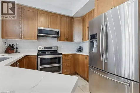 2092 English Crescent Burlington ON L7L 7B3
